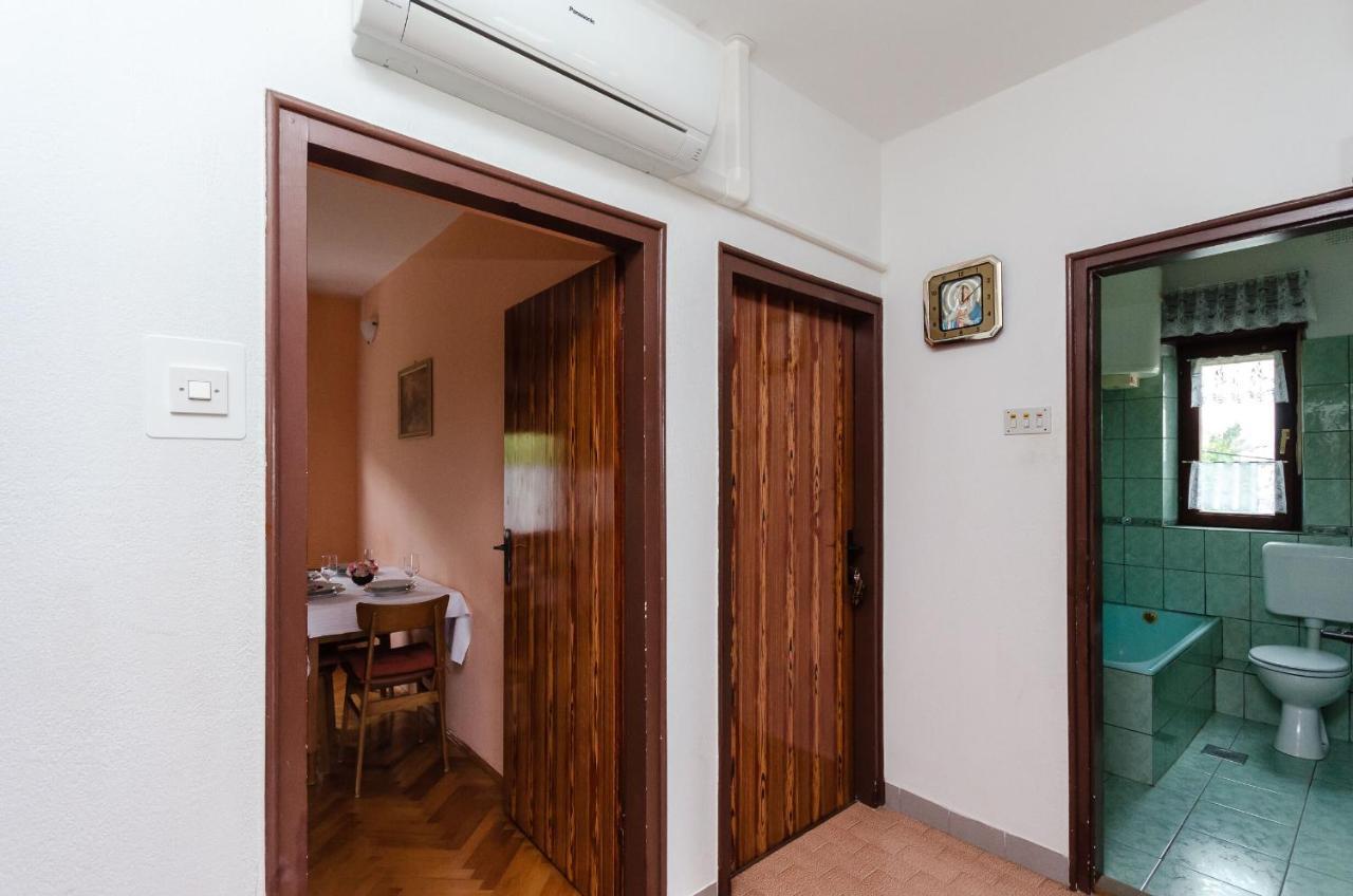 Apartment Ivanka Banjol Exterior foto